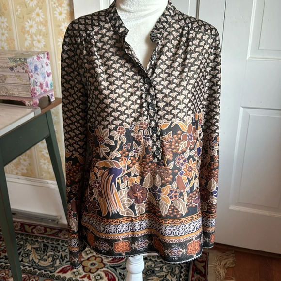 Pretty Geometric and Floral Blouse - Picture 1 of 5